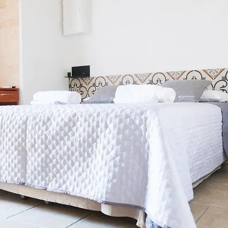 Largo Imperiali Couette-café Avetrana