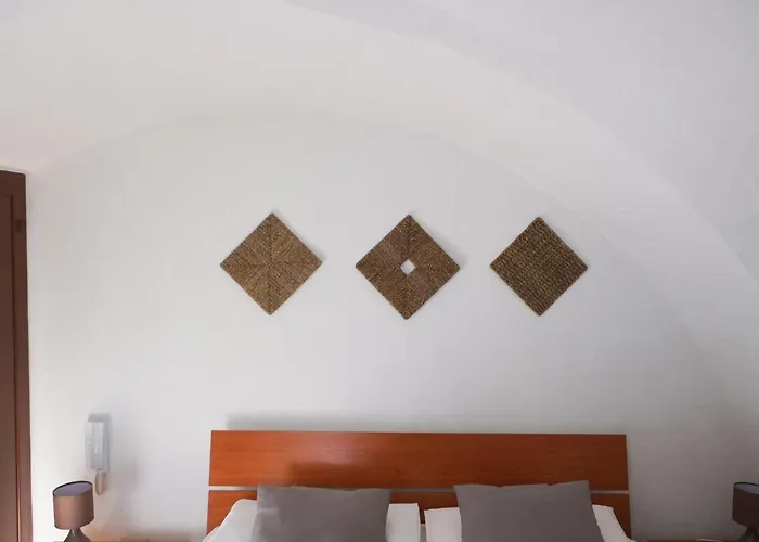 فندق مبيت وإفطار Largo Imperiali أفيترانا